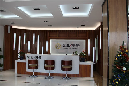 学校旁边燃料小区82平套二43万黄金三楼